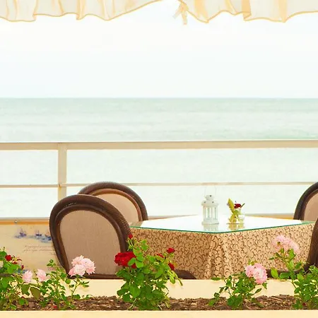 Brigantina Hotel 3*